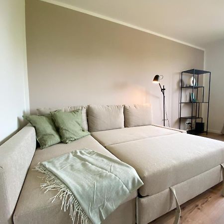 Schoene Wohnung Mit Rheinblick/Duesseldorf/Neuss/Messe Bagian luar foto