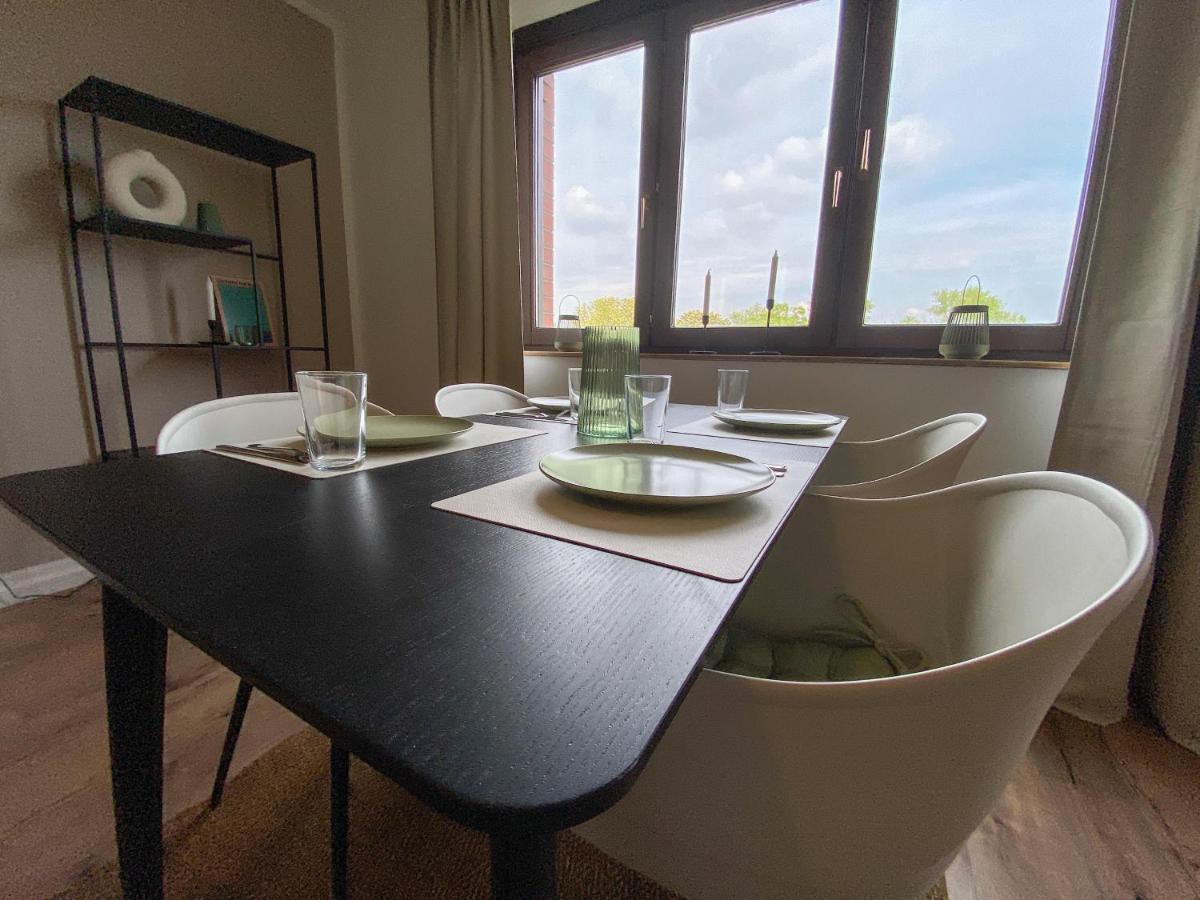 Schoene Wohnung Mit Rheinblick/Duesseldorf/Neuss/Messe Bagian luar foto