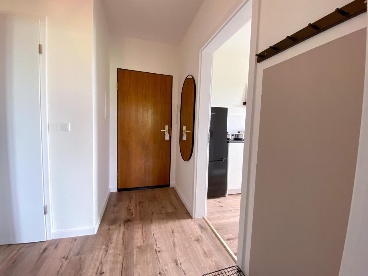 Schoene Wohnung Mit Rheinblick/Duesseldorf/Neuss/Messe Bagian luar foto