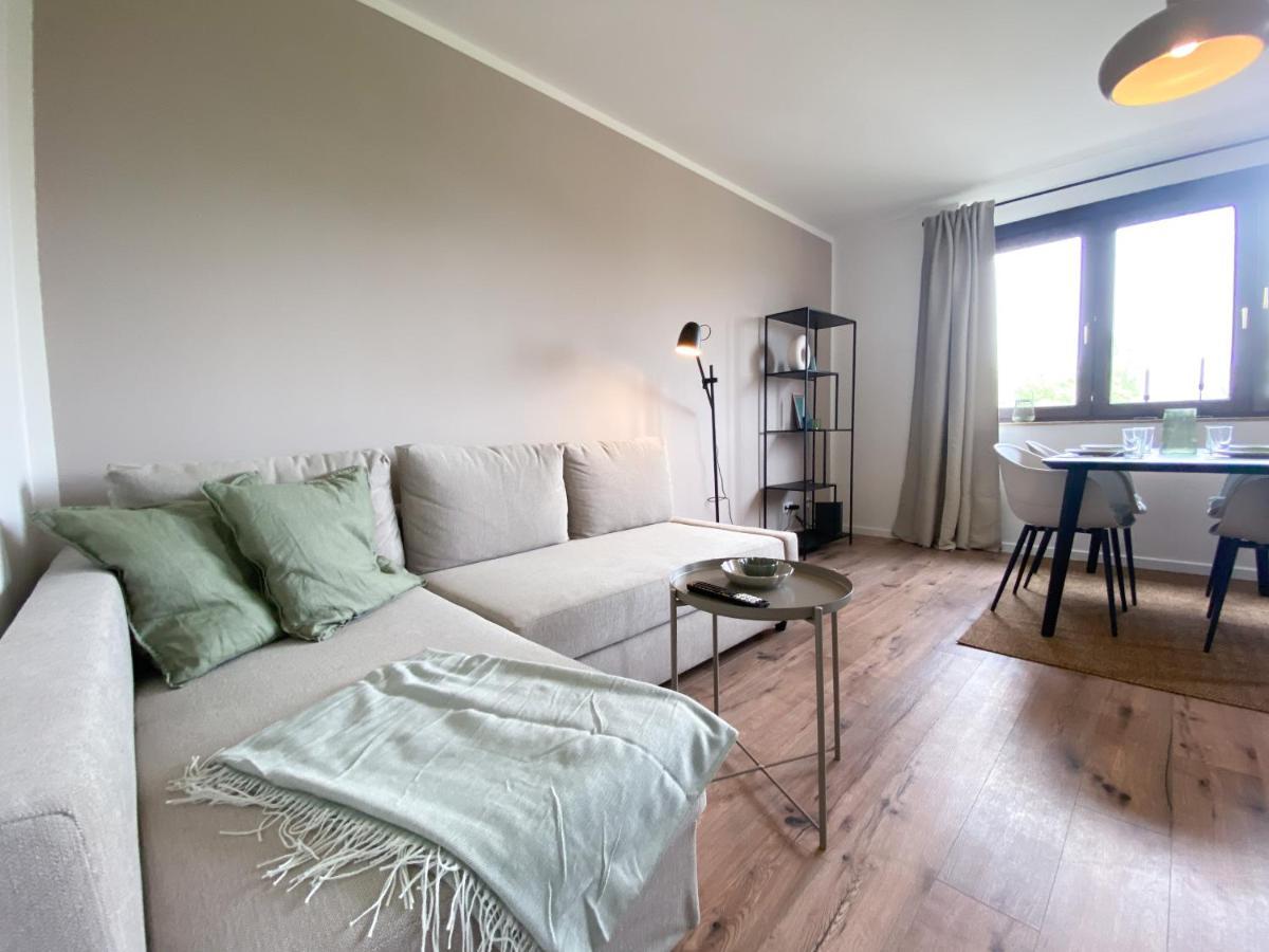 Schoene Wohnung Mit Rheinblick/Duesseldorf/Neuss/Messe Bagian luar foto