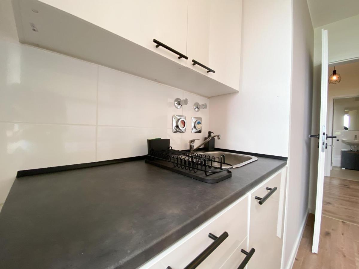 Schoene Wohnung Mit Rheinblick/Duesseldorf/Neuss/Messe Bagian luar foto