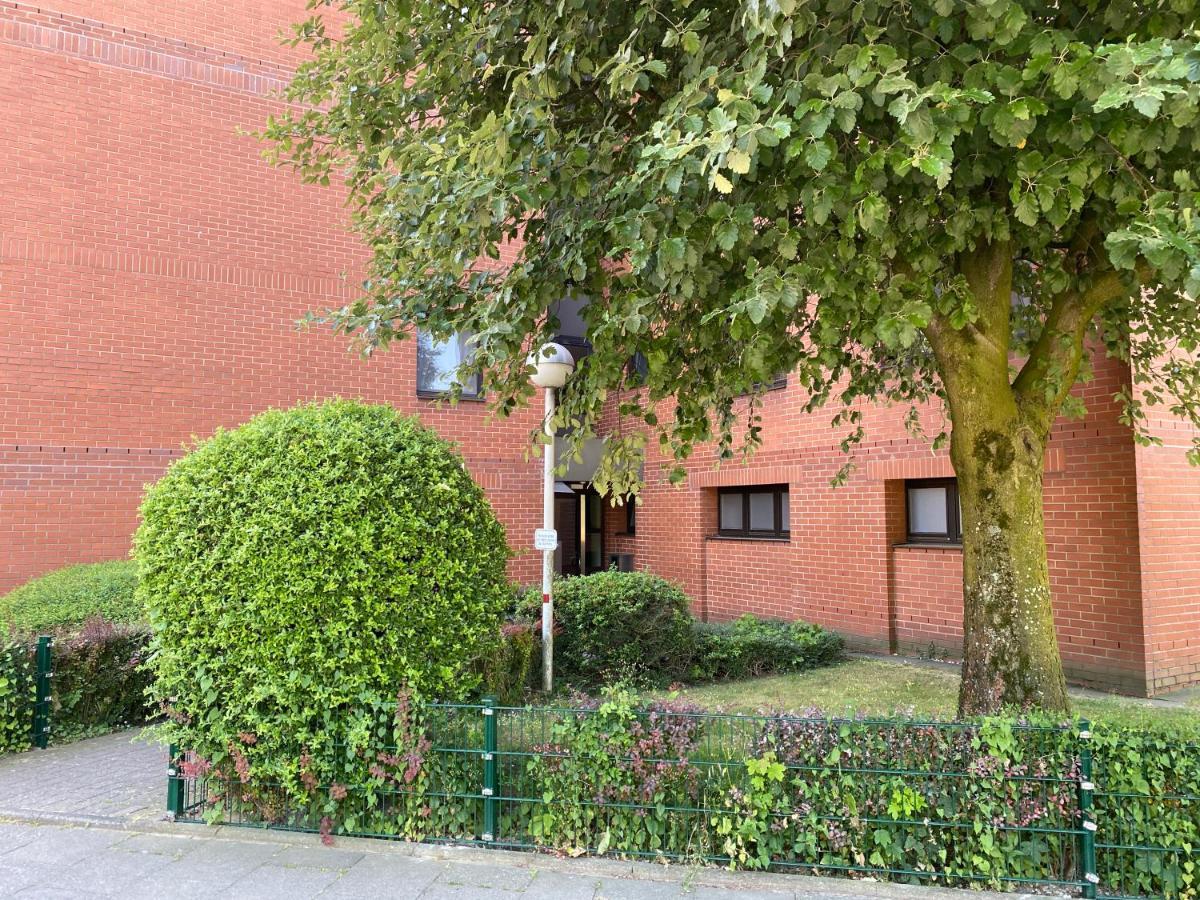 Schoene Wohnung Mit Rheinblick/Duesseldorf/Neuss/Messe Bagian luar foto